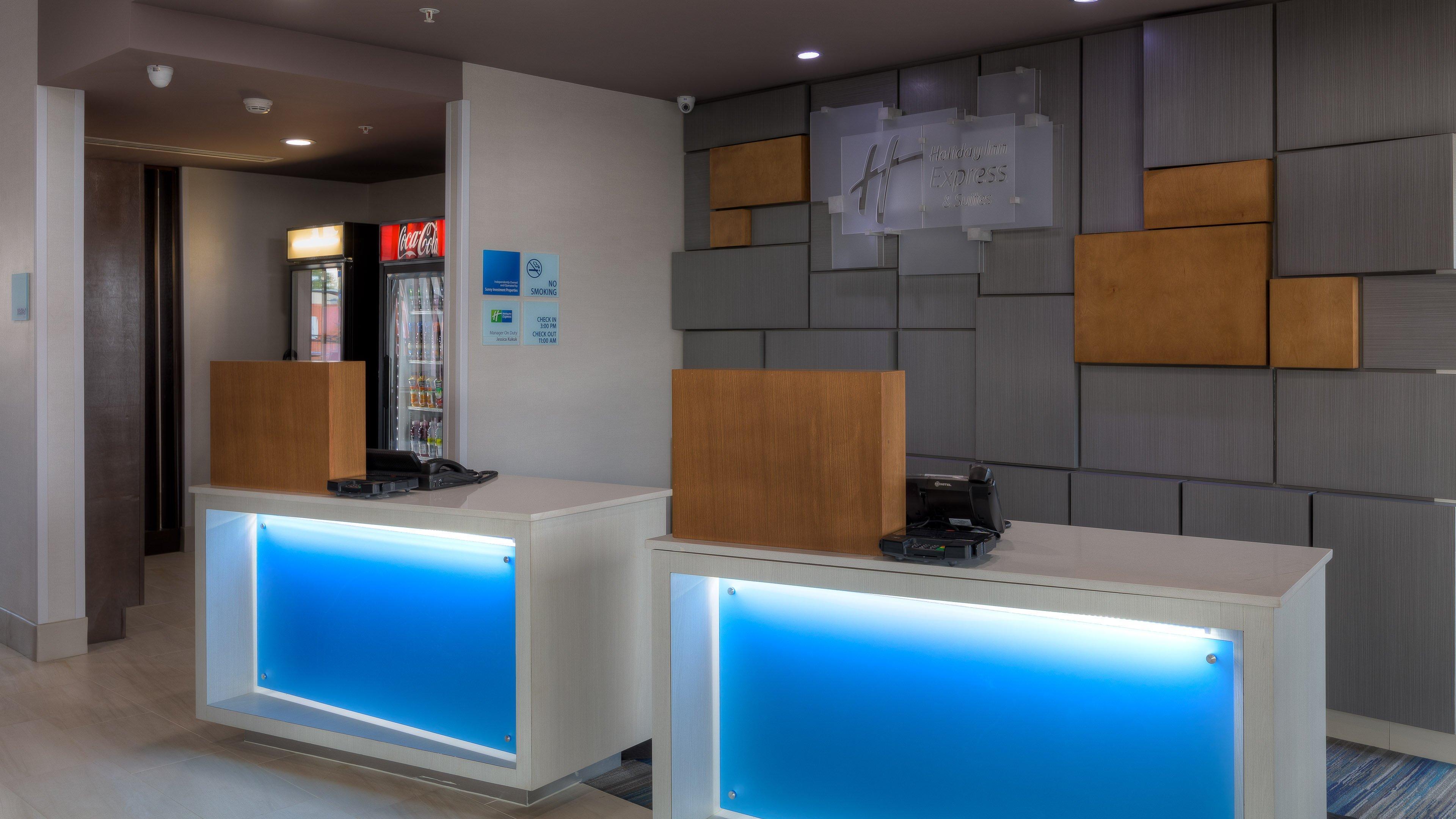 Holiday Inn Express & Suites Tulsa Midtown By Ihg Экстерьер фото