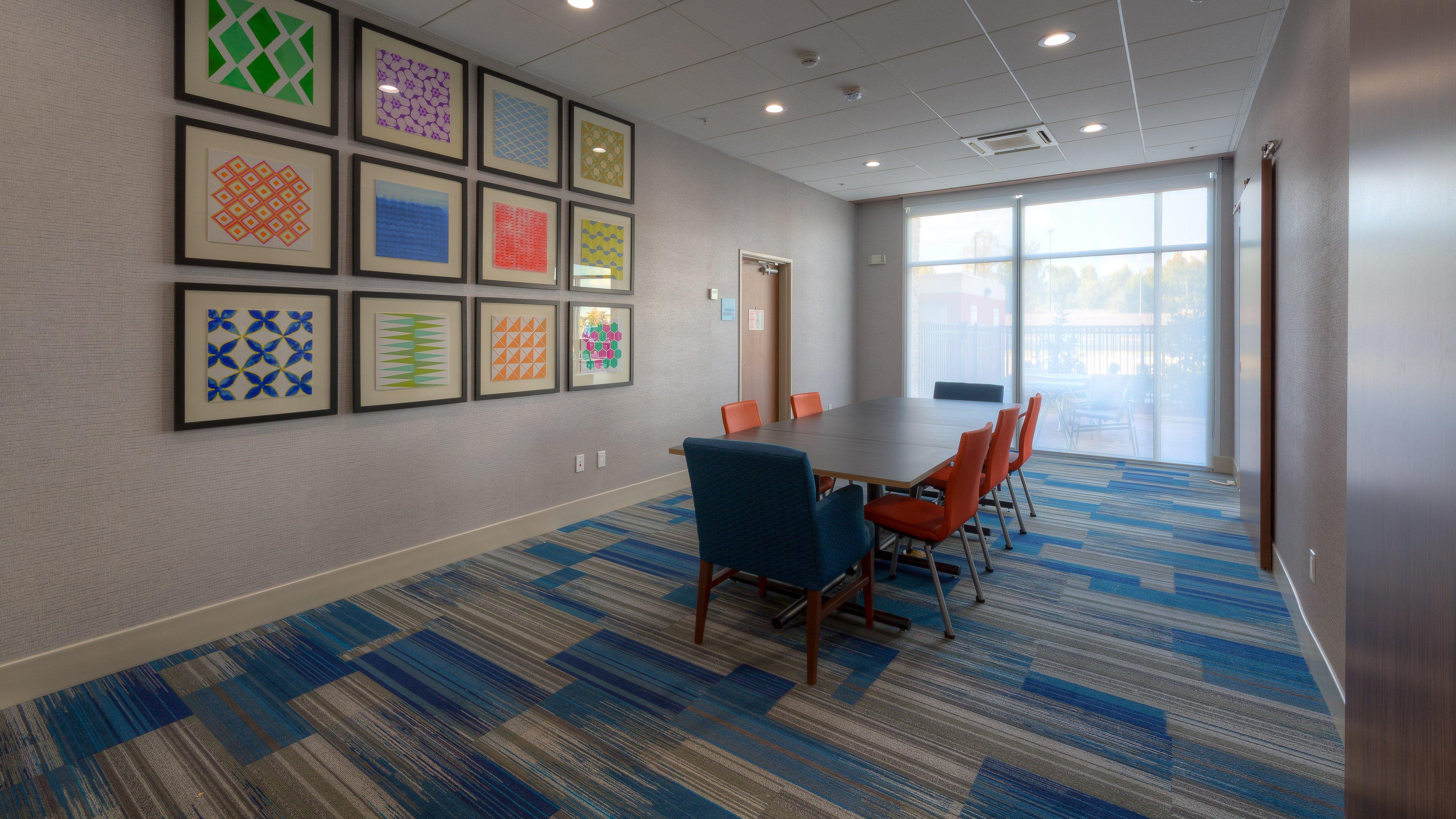 Holiday Inn Express & Suites Tulsa Midtown By Ihg Экстерьер фото