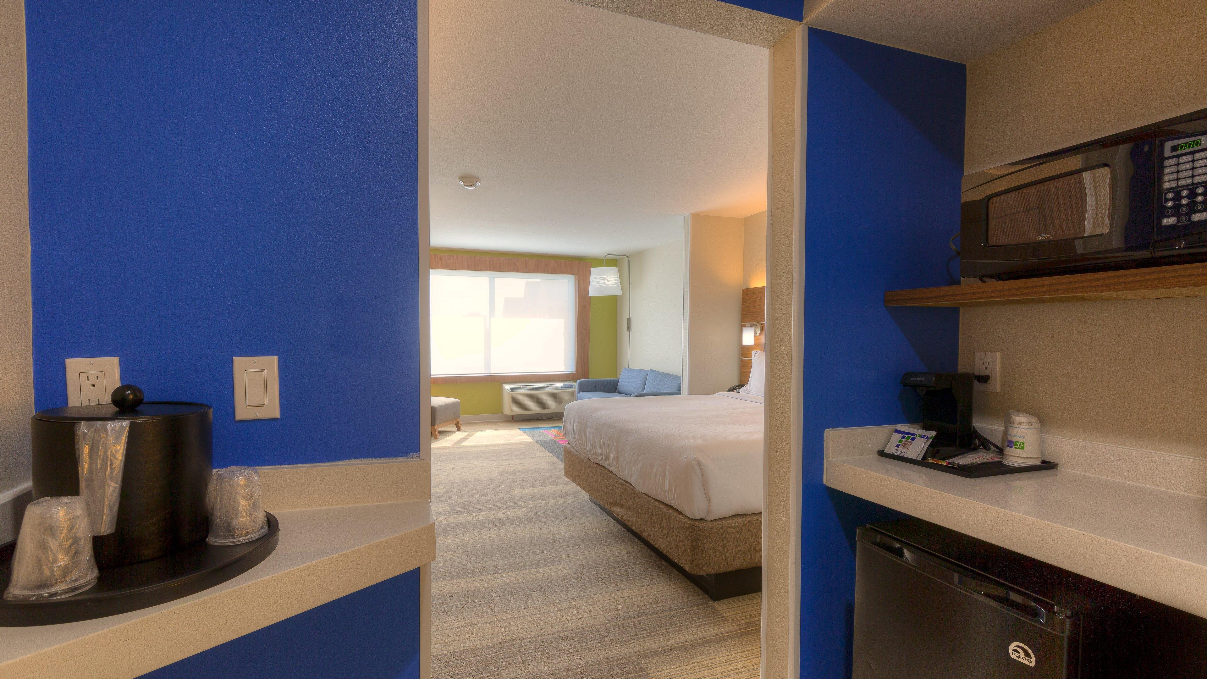 Holiday Inn Express & Suites Tulsa Midtown By Ihg Экстерьер фото