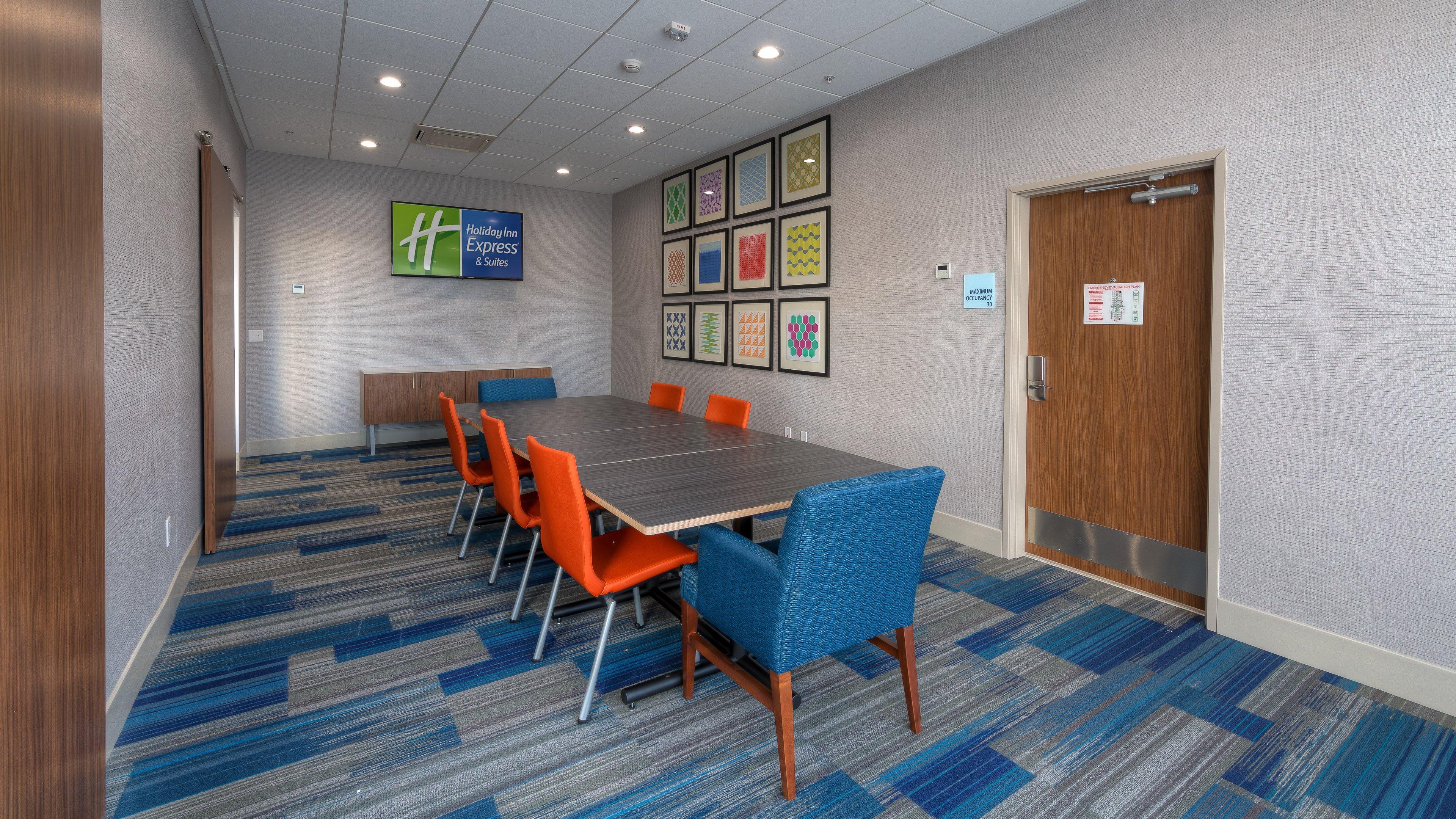 Holiday Inn Express & Suites Tulsa Midtown By Ihg Экстерьер фото
