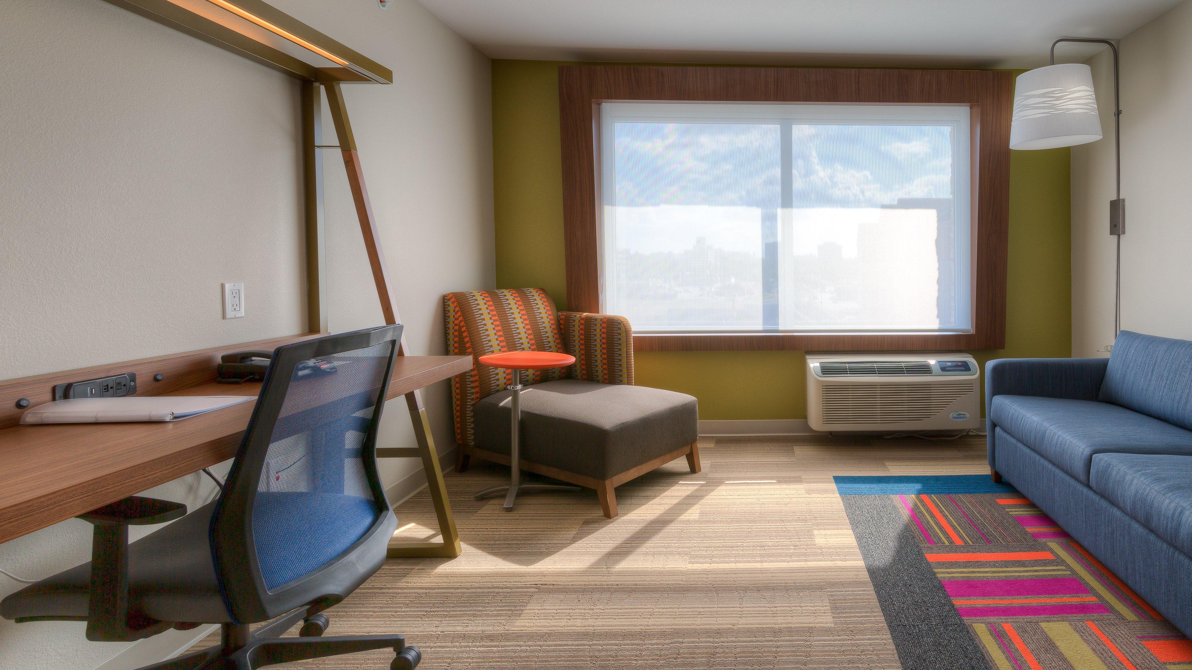 Holiday Inn Express & Suites Tulsa Midtown By Ihg Экстерьер фото